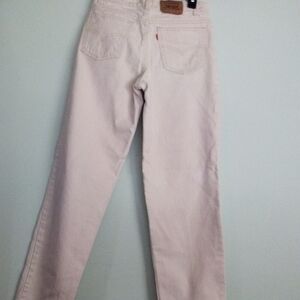 Levi's Women's white Straight Leg Jeans